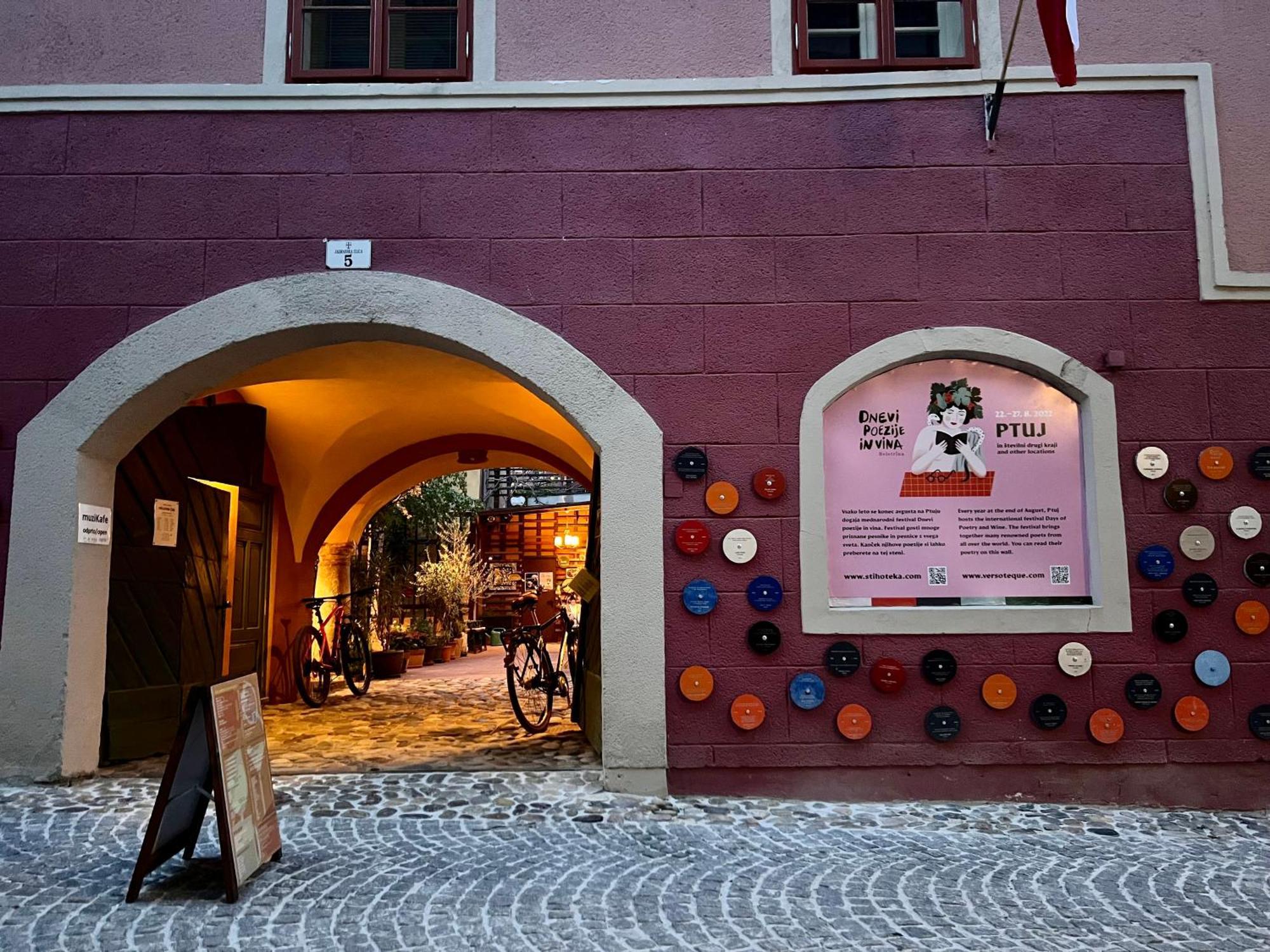 Muzikafe - Home Of Culture Ptuj Luaran gambar