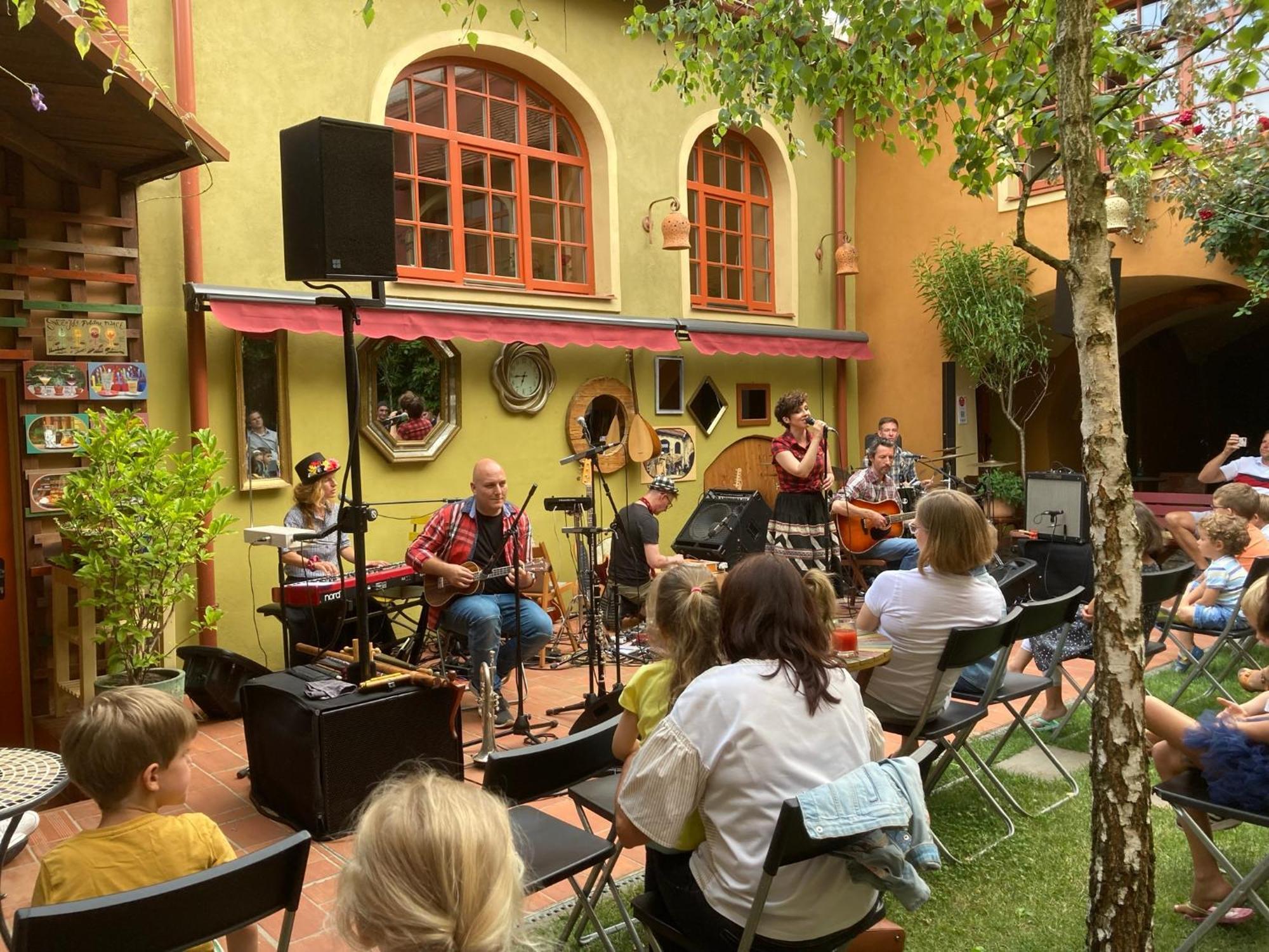 Muzikafe - Home Of Culture Ptuj Luaran gambar