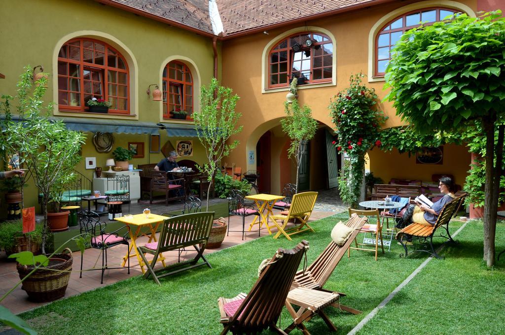 Muzikafe - Home Of Culture Ptuj Luaran gambar